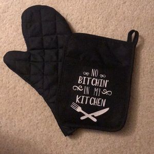 Black pot holder